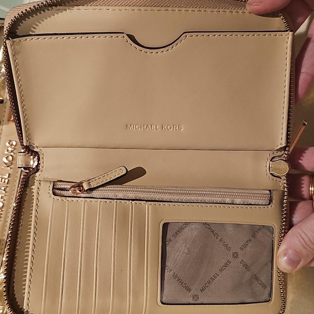 Michael Kors Rose Gold Women's Bag and Wallet Set - Picture 3 of 4